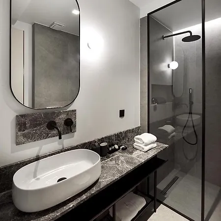 Roomore شقة سالونيك