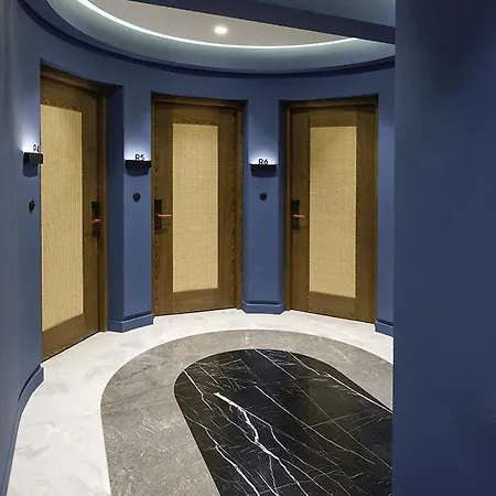 Roomore شقة سالونيك