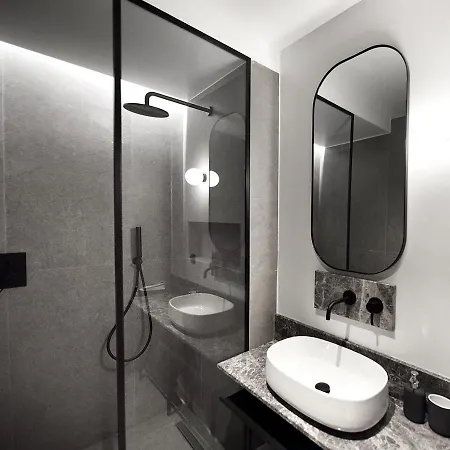 Roomore شقة سالونيك